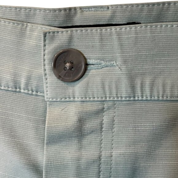 Travis Mathew Mens Golf Shorts Size 38 Light Blue Performance Blend Stretch Fabr - Picture 2 of 6
